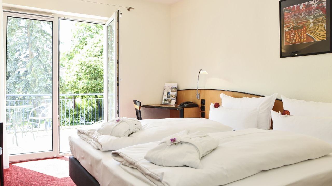 Wohnbeispiel Doppelzimmer mit Balkon Wohnbeispiel Doppelzimmer mit Balkon